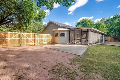 405 Sunset St, Fredericksburg, TX 78624 - Photo 21