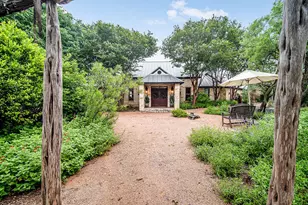 423 Meusebach Creek Rd, Fredericksburg, TX 78624 - Photo 3
