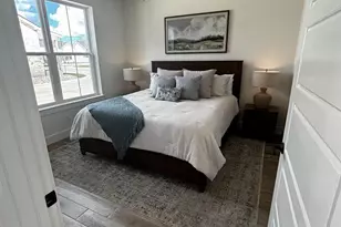 802 S Creek St, Fredericksburg, TX 78624 - Photo 11