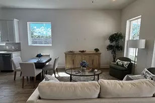 802 S Creek St, Fredericksburg, TX 78624 - Photo 5