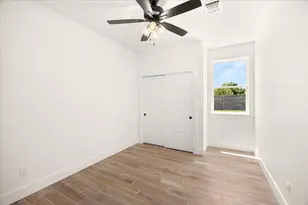 802 S Creek St, Fredericksburg, TX 78624 - Photo 21