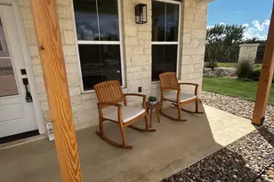 802 S Creek St, Fredericksburg, TX 78624 - Photo 3