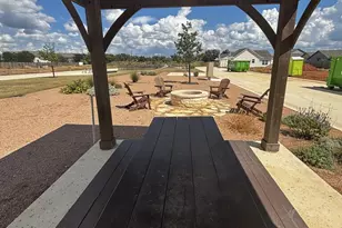 802 S Creek St, Fredericksburg, TX 78624 - Photo 25