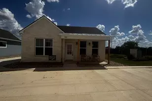 802 S Creek St, Fredericksburg, TX 78624 - Photo 27