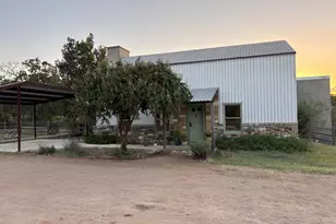 714 W Live Oak St, Fredericksburg, TX 78624 - Photo 5