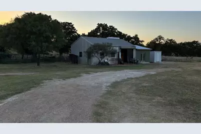 714 W Live Oak St, Fredericksburg, TX 78624 - Photo 27