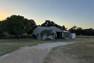 714 W Live Oak St, Fredericksburg, TX 78624 - Photo 27