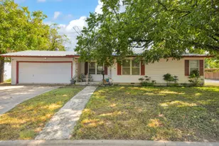 406 Bluebonnet Dr, Kerrville, TX 78028 - Photo 1