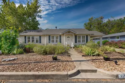 217 W Morse St, Fredericksburg, TX 78624 - Photo 1