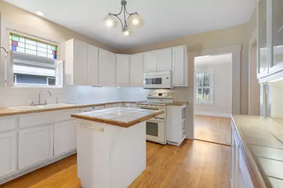 217 W Morse St, Fredericksburg, TX 78624 - Photo 9