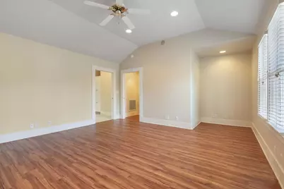217 W Morse St, Fredericksburg, TX 78624 - Photo 15
