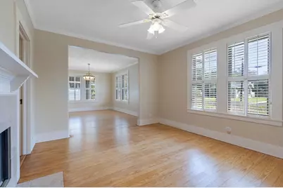 217 W Morse St, Fredericksburg, TX 78624 - Photo 7