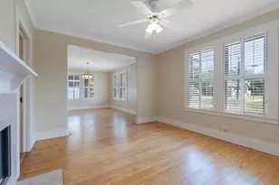 217 W Morse St, Fredericksburg, TX 78624 - Photo 7