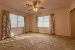 109 W Mulberry St, Fredericksburg, TX 78624 - Photo 9