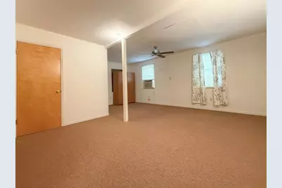 109 W Mulberry St, Fredericksburg, TX 78624 - Photo 11