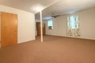 109 W Mulberry St, Fredericksburg, TX 78624 - Photo 11