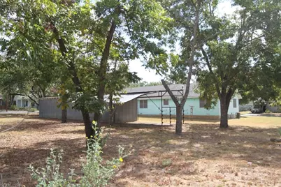 610 N Pine St, Fredericksburg, TX 78624 - Photo 5