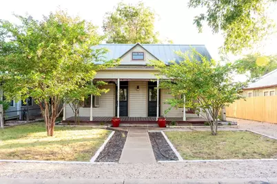 514 W Austin St, Fredericksburg, TX 78624 - Photo 1