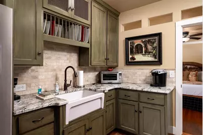 514 W Austin St, Fredericksburg, TX 78624 - Photo 15