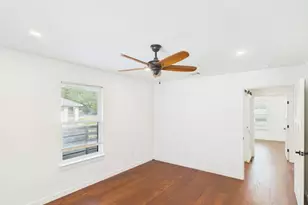 313 Fulton St, Fredericksburg, TX 78624 - Photo 17