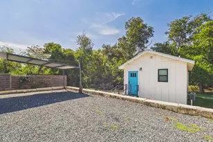 313 Fulton St, Fredericksburg, TX 78624 - Photo 23