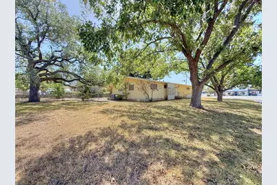 101 E Hale St, Fredericksburg, TX 78624 - Photo 7