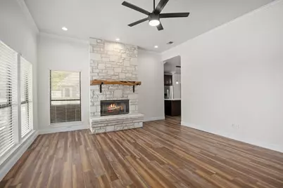 219 Victoria Dr, Kerrville, TX 78028 - Photo 7