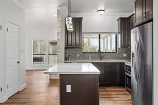 219 Victoria Dr, Kerrville, TX 78028 - Photo 11