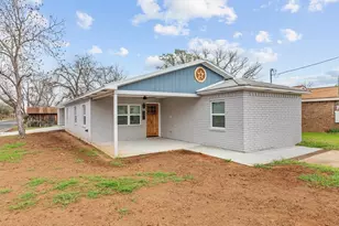501 S Olive St, Fredericksburg, TX 78624 - Photo 9