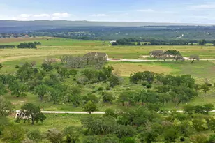 322 Axis Cir, Fredericksburg, TX 78624 - Photo 11