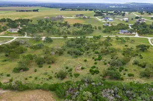 339 Axis Cir, Fredericksburg, TX 78624 - Photo 5