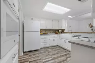 463 Summit Cir, Fredericksburg, TX 78624 - Photo 9