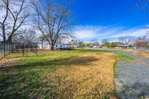 318 W Hackberry St, Fredericksburg, TX 78624 - Photo 29