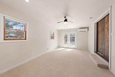 318 W Hackberry St, Fredericksburg, TX 78624 - Photo 13