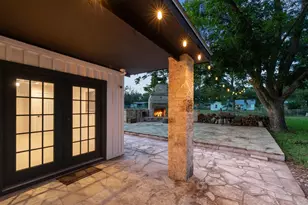318 W Hackberry St, Fredericksburg, TX 78624 - Photo 23