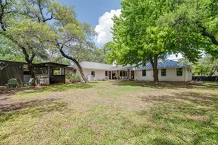 107 Glenwood Dr, Fredericksburg, TX 78624 - Photo 5