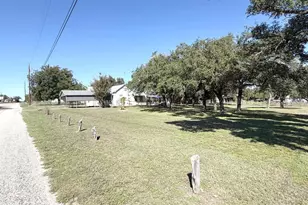 162 N Third St, Harper, TX 78631 - Photo 43