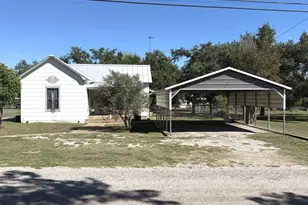 162 N Third St, Harper, TX 78631 - Photo 1