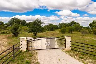 3145 N Grape Creek Rd, Fredericksburg, TX 78624 - Photo 19