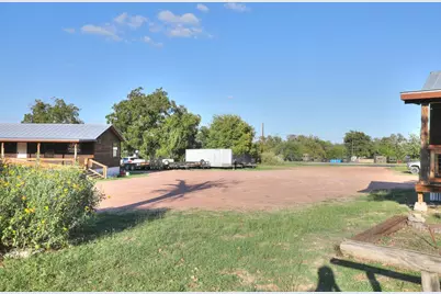 504 Longhorn St, Fredericksburg, TX 78624 - Photo 7