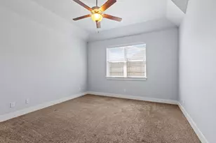 211 Winston Dr, Fredericksburg, TX 78624 - Photo 13