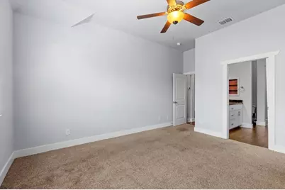 211 Winston Dr, Fredericksburg, TX 78624 - Photo 5