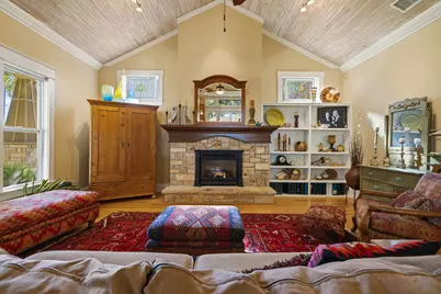 806 E Highway St, Fredericksburg, TX 78624 - Photo 13