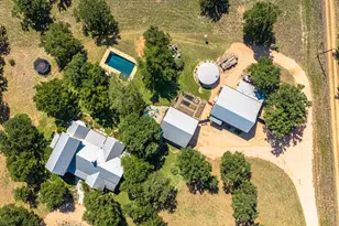 327 S Stag Trail, Fredericksburg, TX 78624 - Photo 3