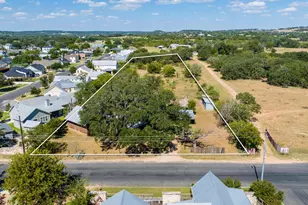 604 N Cherry St, Fredericksburg, TX 78624 - Photo 1