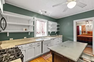 605 W Schubert St, Fredericksburg, TX 78624 - Photo 3