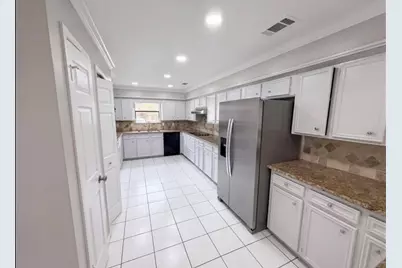 1746 Cloister SE 32nd Street #Dr, Other, TX 77532 - Photo 3