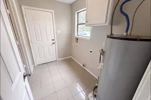 1746 Cloister SE 32nd St, Other, TX 77532 - Photo 9