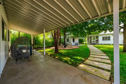 404 E Travis St, Fredericksburg, TX 78624 - Photo 37