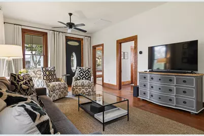 404 E Travis St, Fredericksburg, TX 78624 - Photo 5